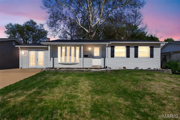 $305,000 | 12030 Bennington Place, Maryland Heights, MO 63043