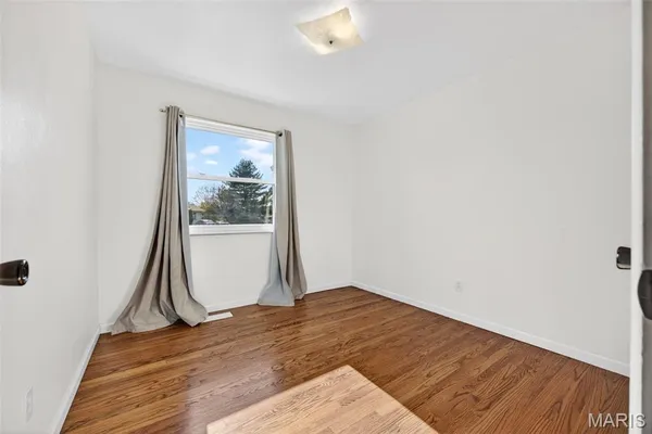 $305,000 | 12030 Bennington Place, Maryland Heights, MO 63043