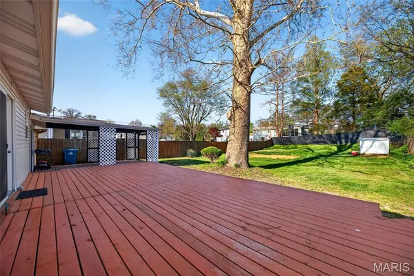 $305,000 | 12030 Bennington Place, Maryland Heights, MO 63043