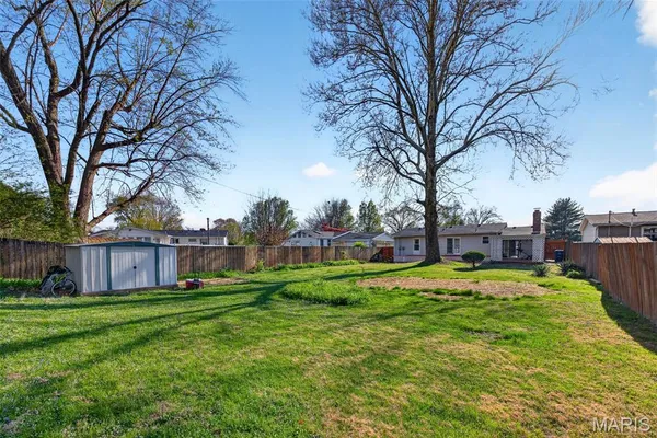 $305,000 | 12030 Bennington Place, Maryland Heights, MO 63043