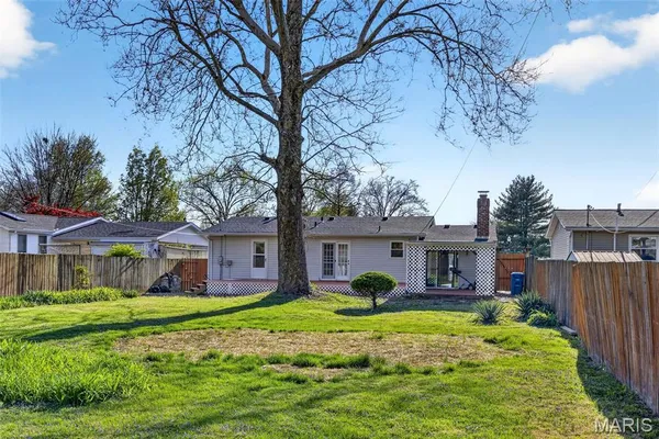 $305,000 | 12030 Bennington Place, Maryland Heights, MO 63043