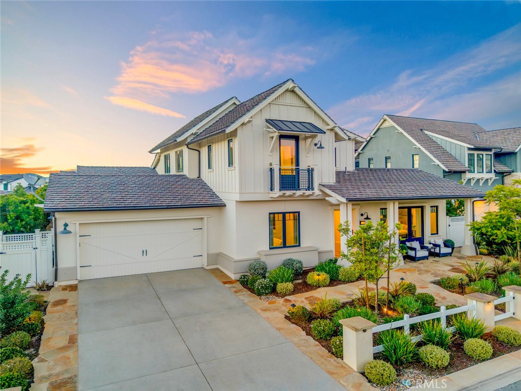 5 Rancho Elastico Road Rolling Hills Estates, CA 90274 - Photo 6 of 7 Exterior View at Sunset