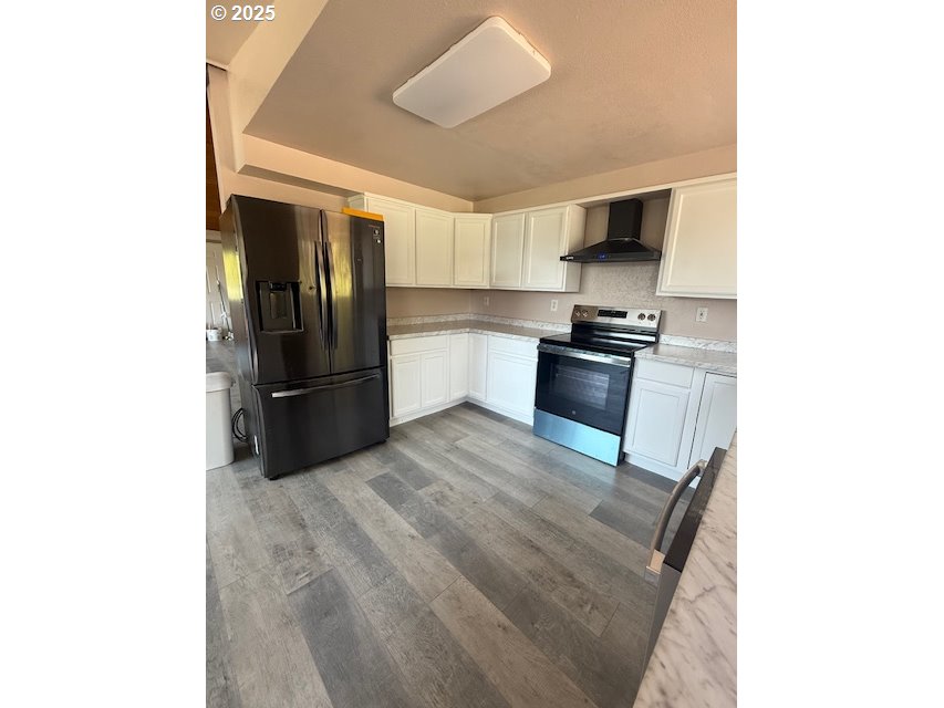 1604 Spring Brook Road Myrtle Creek, OR 97457 - Photo 11 of 47 Kitchen