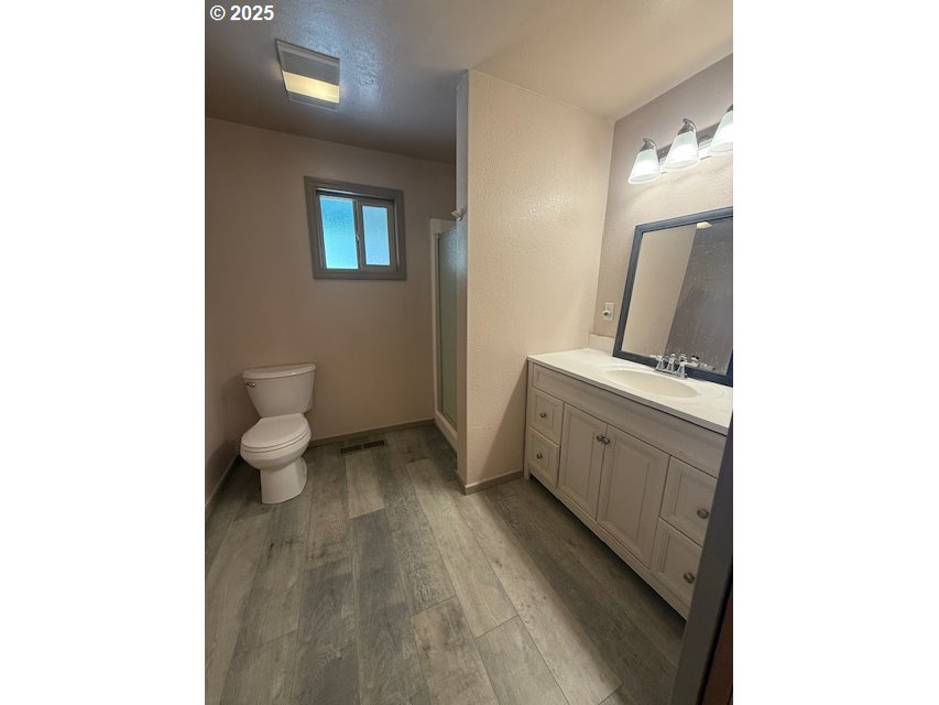 1604 Spring Brook Road Myrtle Creek, OR 97457 - Photo 19 of 47 Bathroom