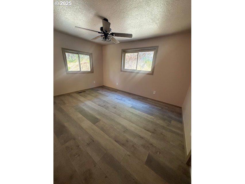 1604 Spring Brook Road Myrtle Creek, OR 97457 - Photo 21 of 47 Bedroom