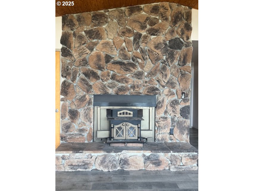 1604 Spring Brook Road Myrtle Creek, OR 97457 - Photo 9 of 47 Kitchen