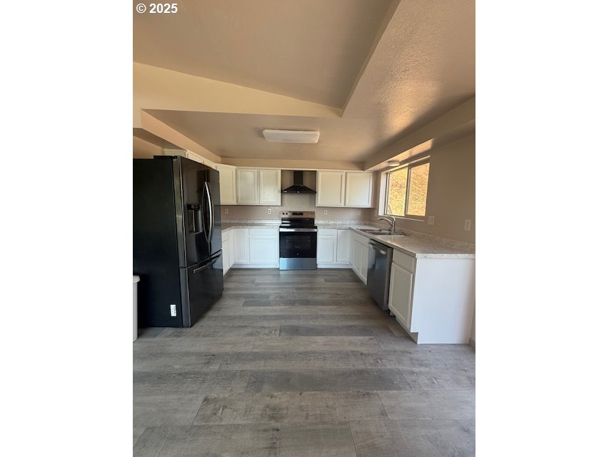 1604 Spring Brook Road Myrtle Creek, OR 97457 - Photo 10 of 47 Kitchen
