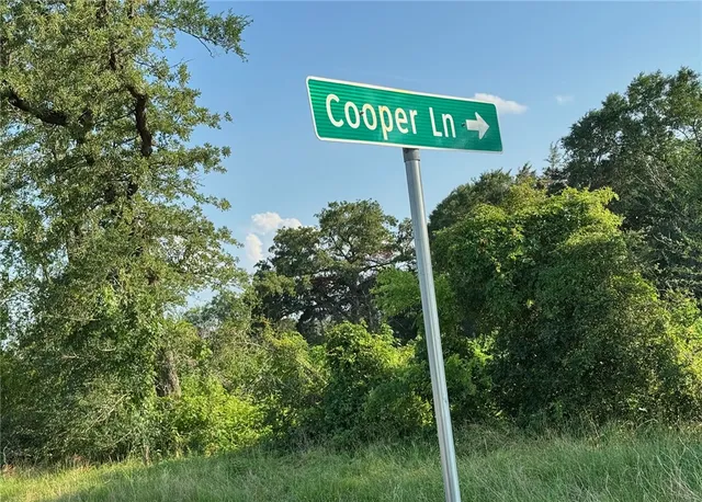 $120,000 | 6 And Cooper Lane, Calvert, TX 77837
