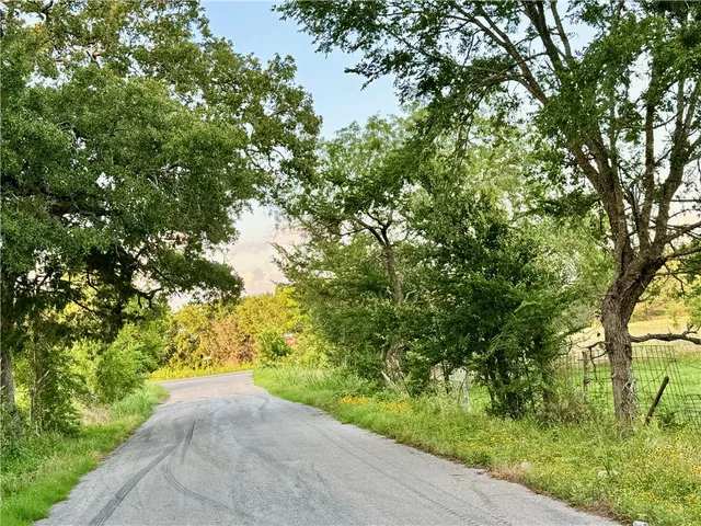 $120,000 | 6 And Cooper Lane, Calvert, TX 77837