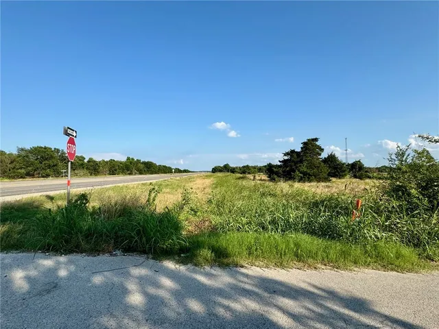 $120,000 | 6 And Cooper Lane, Calvert, TX 77837