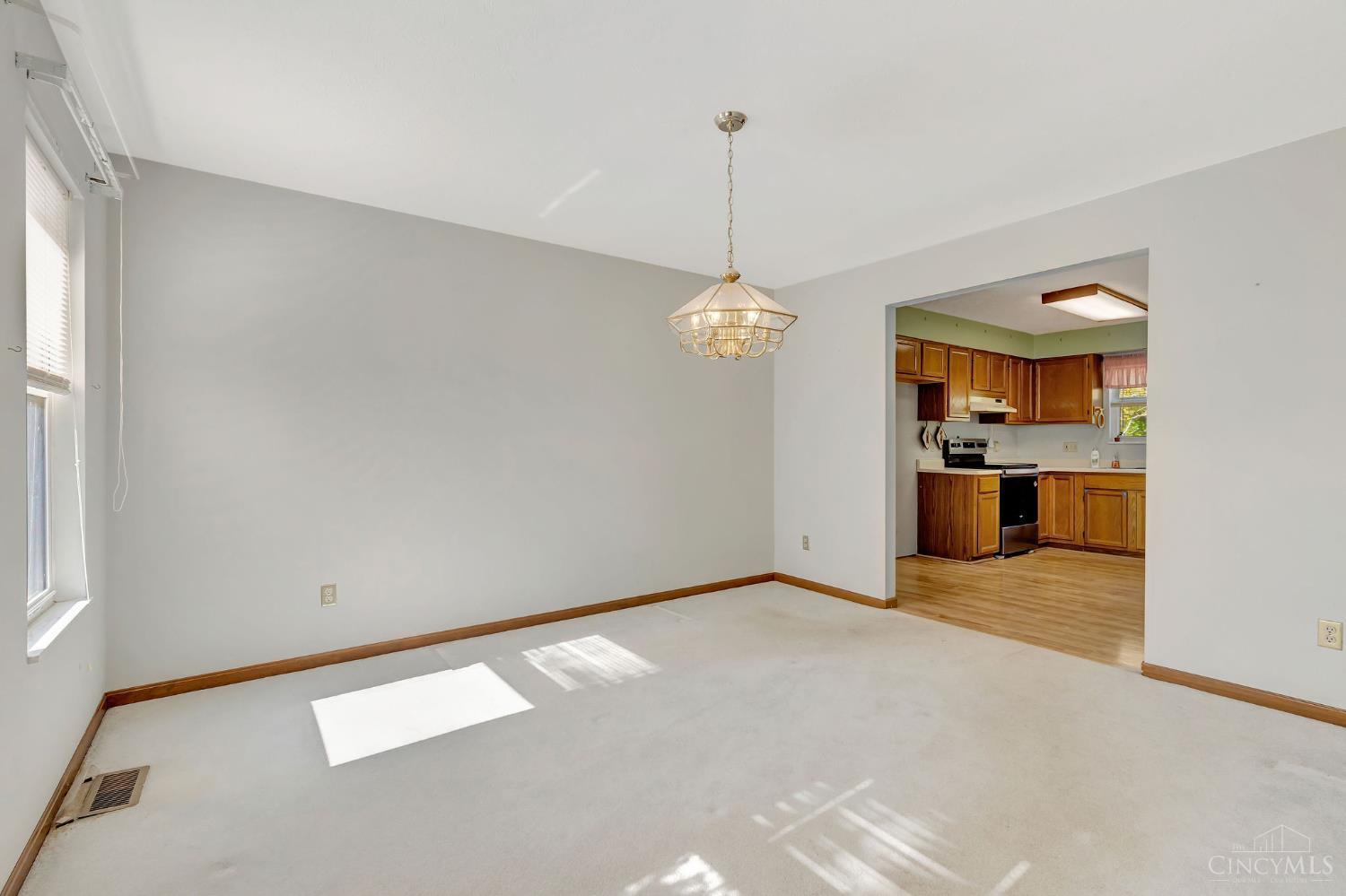 3646 Rackacres Drive Cincinnati, OH 45211 - Photo 12 of 41 Gallery Image 12
