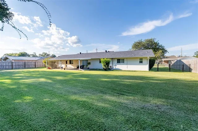 $225,000 | 809 Garden Lane, Lake Charles, LA 70605