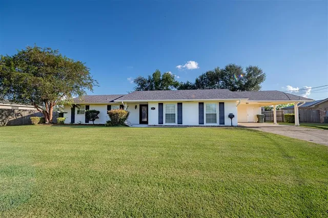 $225,000 | 809 Garden Lane, Lake Charles, LA 70605