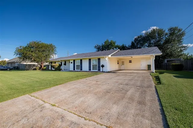$225,000 | 809 Garden Lane, Lake Charles, LA 70605