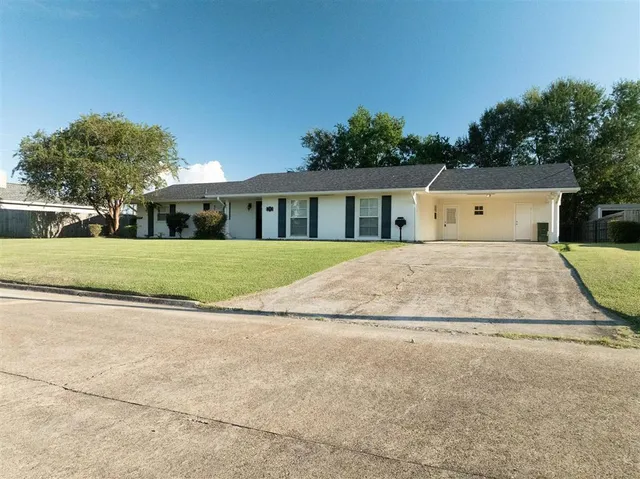 $225,000 | 809 Garden Lane, Lake Charles, LA 70605