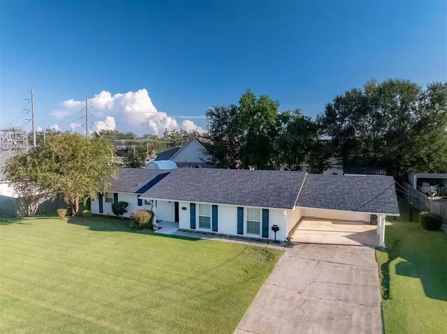 $225,000 | 809 Garden Lane, Lake Charles, LA 70605