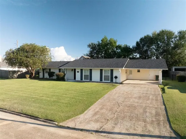 $225,000 | 809 Garden Lane, Lake Charles, LA 70605