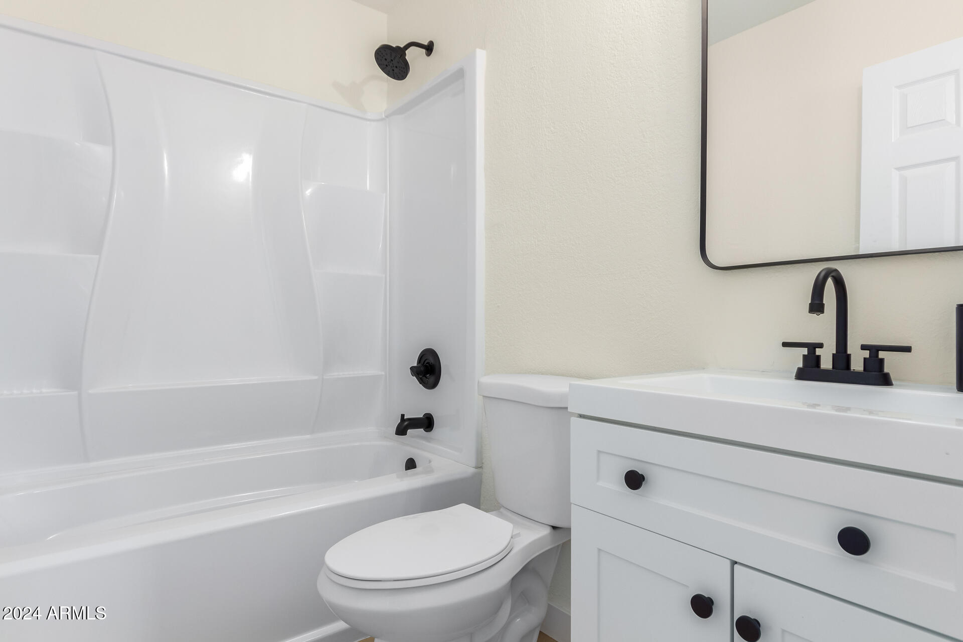 1882 South Papago Drive Apache Junction, AZ 85120 - Photo 9 of 15 9_Hall Bath