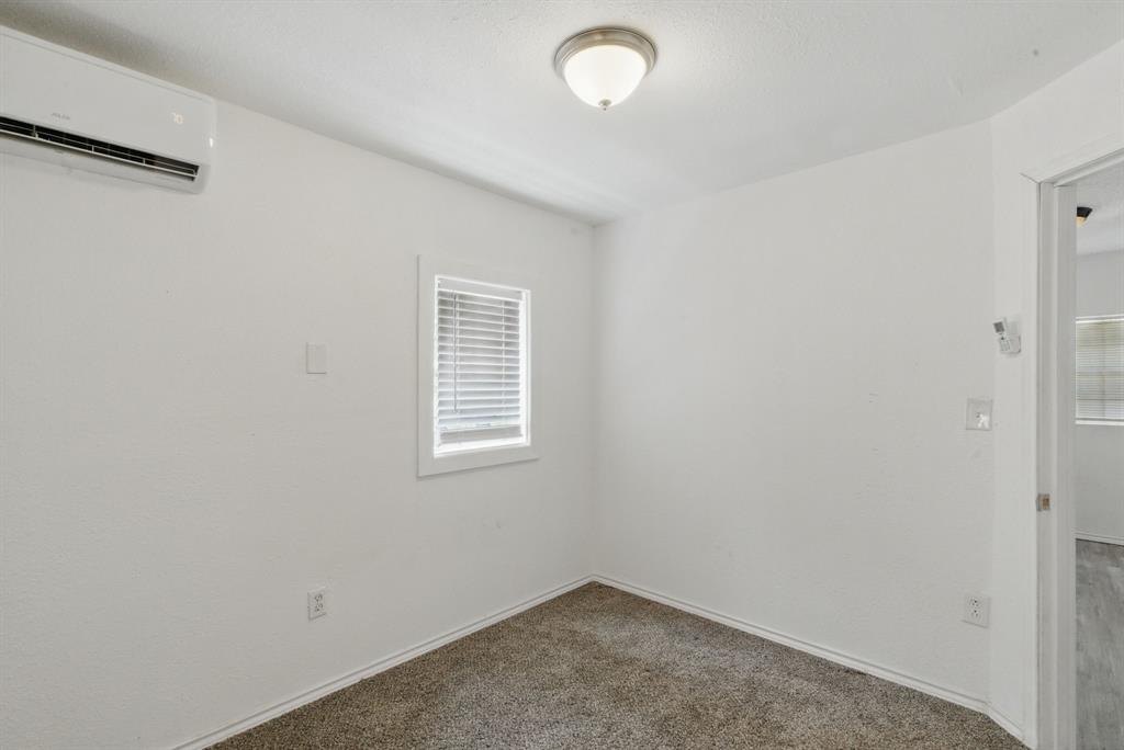 1437 Forrest Trail Azle, TX 76020 - Photo 17 of 36