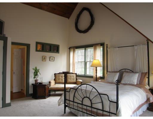 64 Rondeau Street Palmer, MA 01069 - Photo 18 of 29 Gallery Image 18