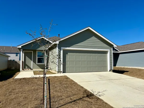 $1,650 | 9268 James Bowie, Seguin, TX 78155