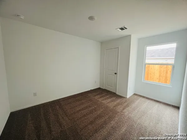 $1,650 | 9268 James Bowie, Seguin, TX 78155