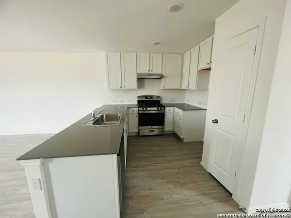 $1,650 | 9268 James Bowie, Seguin, TX 78155