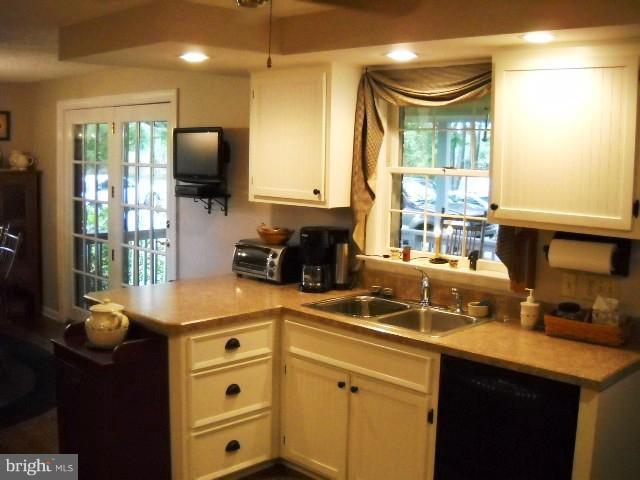116 Stringtown Road Berryville, VA 22611 - Photo 8 of 29 Gorgeous Updated Kitchen
