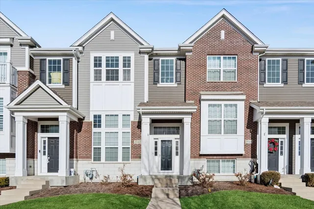 $2,775 | 2942 Madison Drive, Naperville, IL 60564