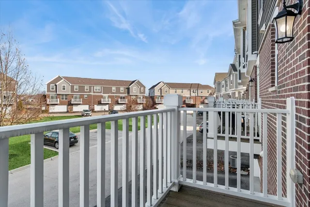 $2,775 | 2942 Madison Drive, Naperville, IL 60564