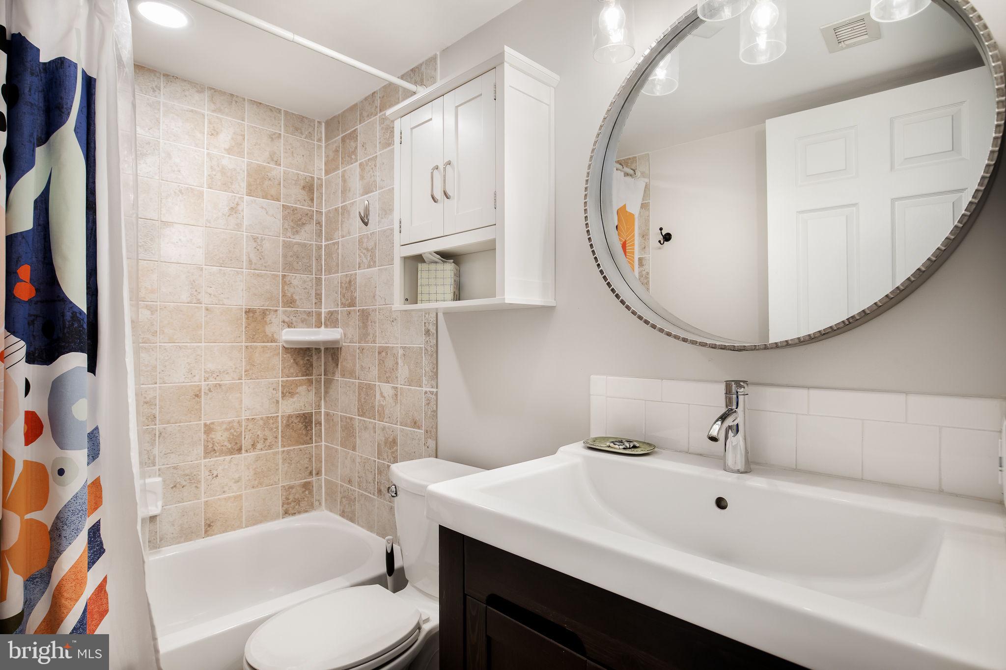 545 East Braddock Road, Unit 206 Alexandria, VA 22314 - Photo 17 of 29 Upgraded Full Bathroom
