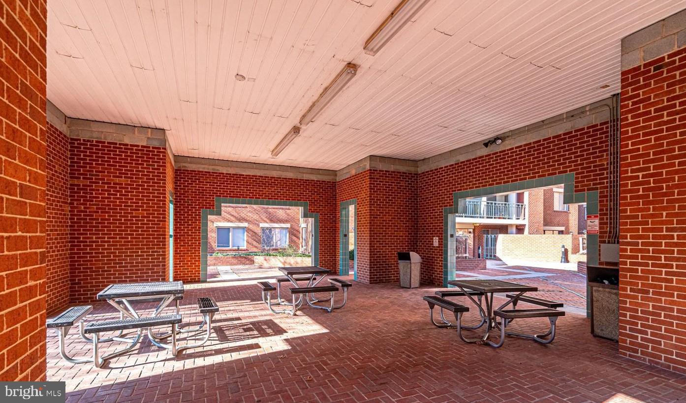 545 East Braddock Road, Unit 206 Alexandria, VA 22314 - Photo 22 of 29 Picnic Area