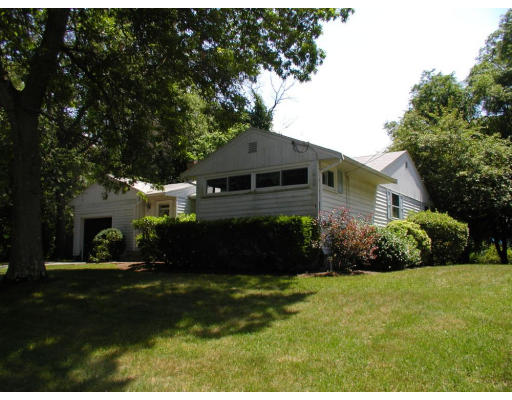16 Gardner Road Easton, MA 02356 - Photo 2 of 8 Gallery Image 2