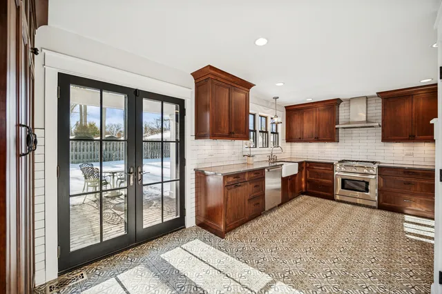 $5,500 | 525 West Deerpath Road, Lake Forest, IL 60045