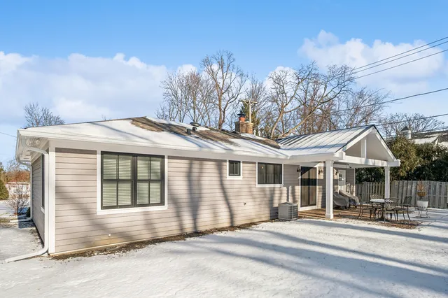 $5,500 | 525 West Deerpath Road, Lake Forest, IL 60045