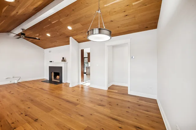 $5,500 | 525 West Deerpath Road, Lake Forest, IL 60045