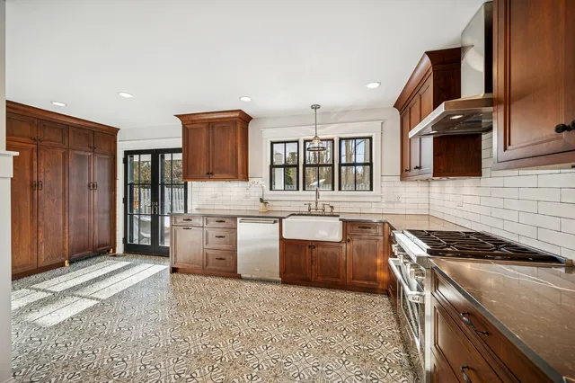 $5,500 | 525 West Deerpath Road, Lake Forest, IL 60045