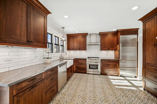 $5,500 | 525 West Deerpath Road, Lake Forest, IL 60045