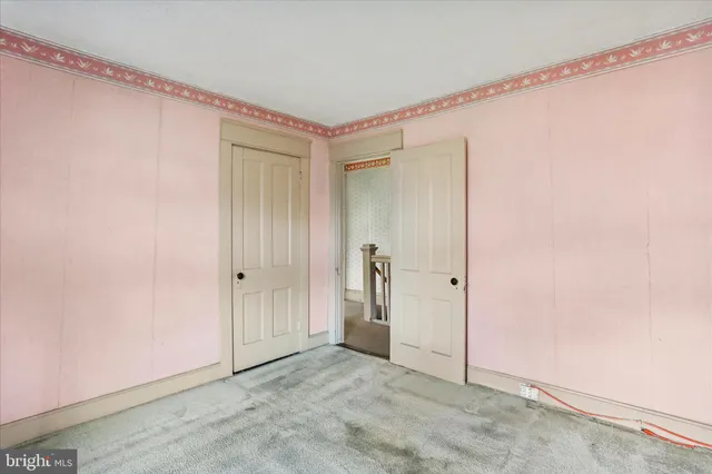 a view of utility room