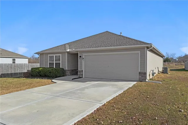 $337,500 | 21837 South Franklin Street, Spring Hill, KS 66083