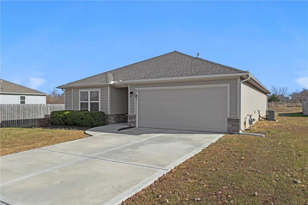 21837 South Franklin Street Spring Hill, KS 66083 - Photo 2 of 26