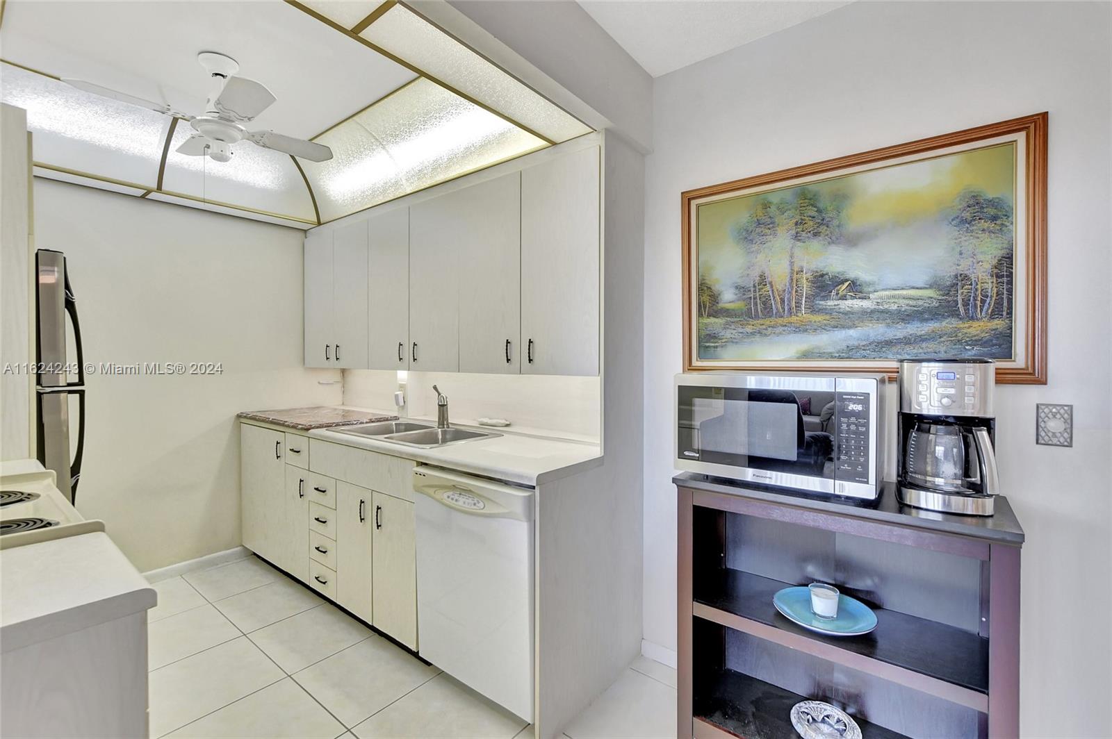 4048 Cornwall C, Unit 4048 Boca Raton, FL 33434 - Photo 6 of 57