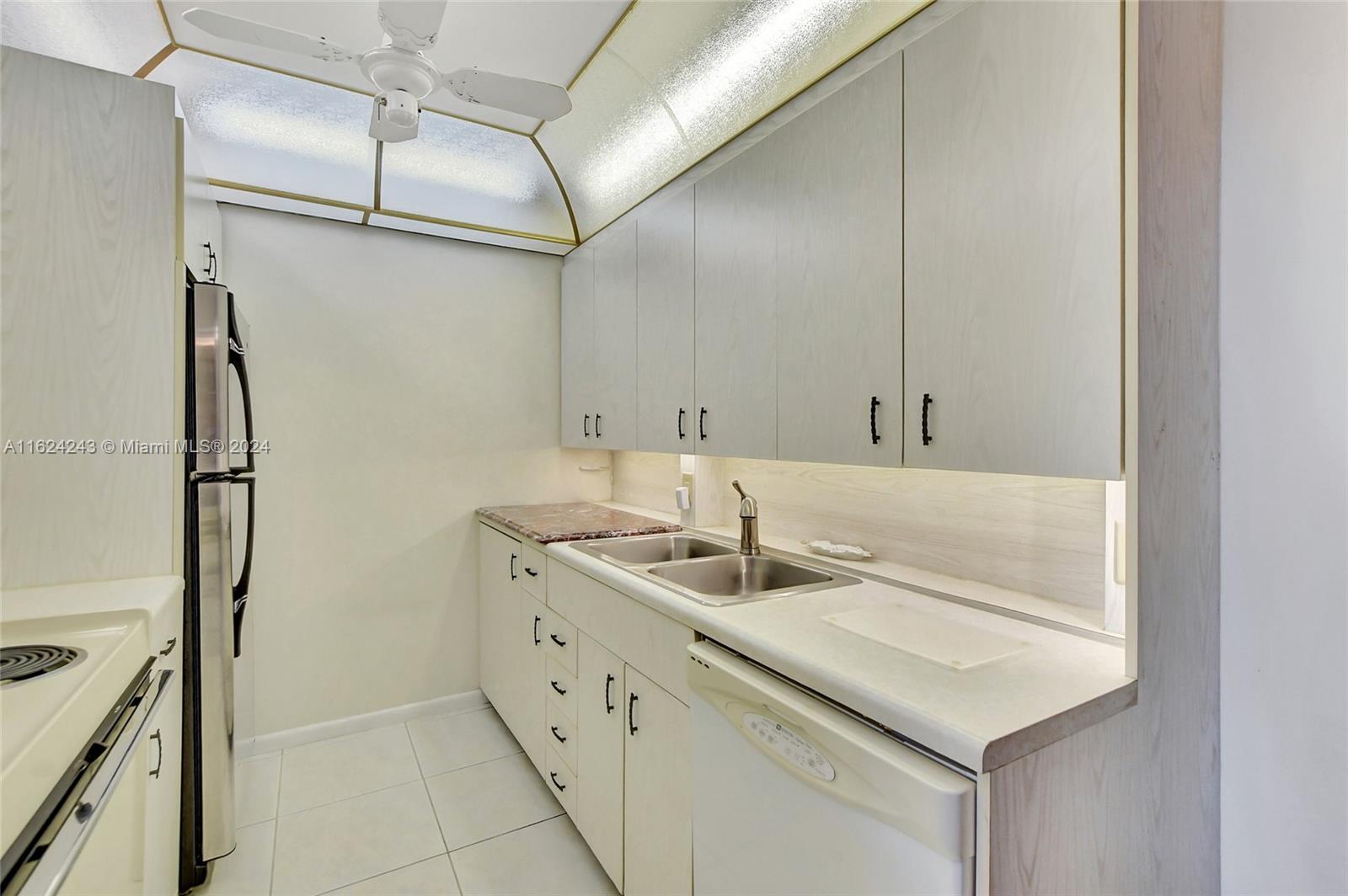 4048 Cornwall C, Unit 4048 Boca Raton, FL 33434 - Photo 7 of 57