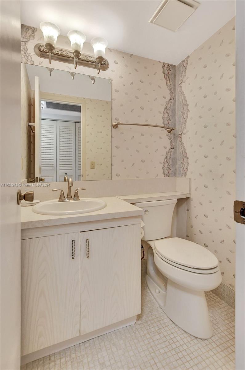 4048 Cornwall C, Unit 4048 Boca Raton, FL 33434 - Photo 9 of 57