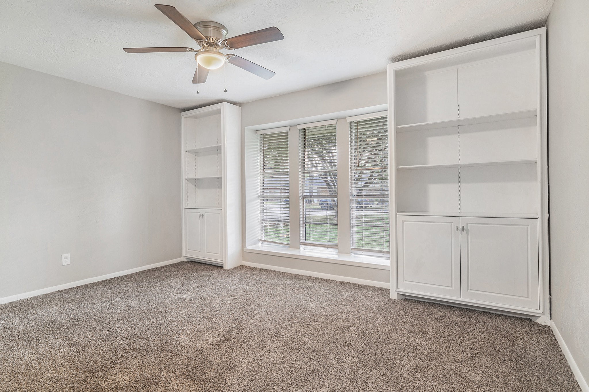 29118 Raestone Street Spring, TX 77386 - Photo 11 of 21 a view of an empty room with a window