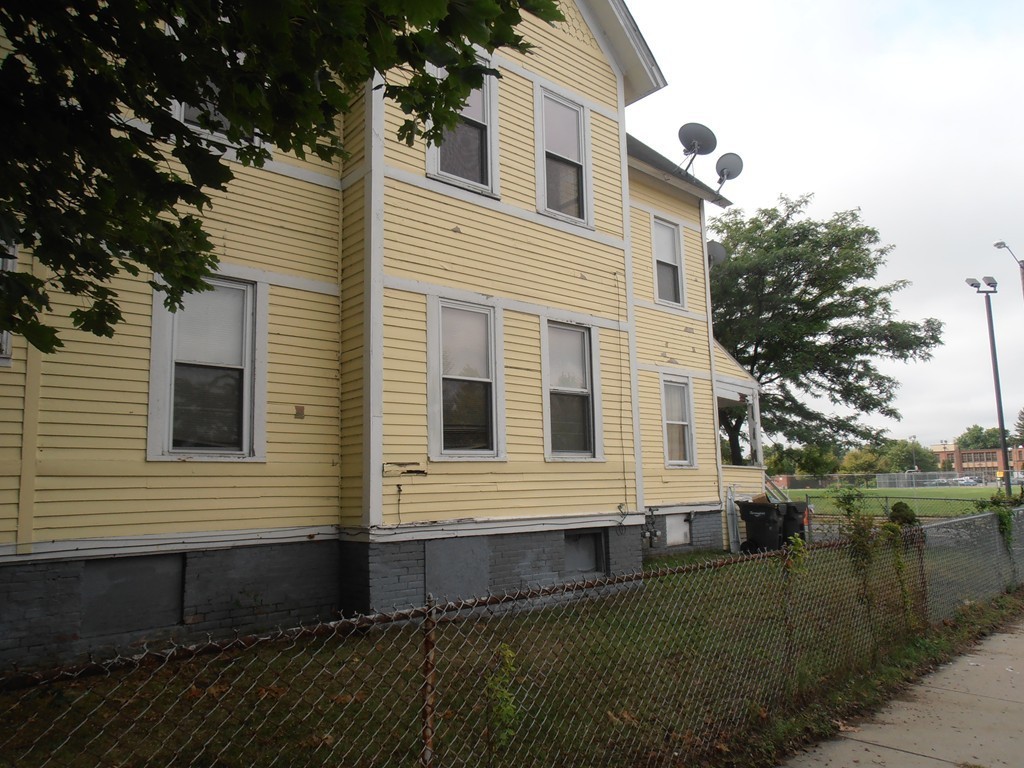 39-41 Eastern Avenue Springfield, MA 01109 - Photo 3 of 29 Gallery Image 3