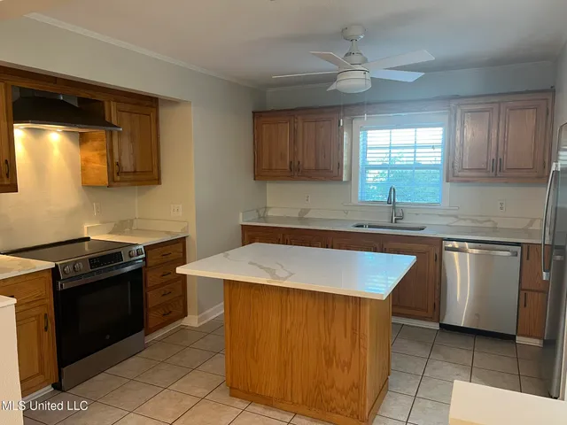 $1,700 | 285 Venetian Gardens, Gulfport, MS 39507