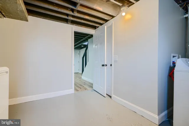 a view of walk in closet