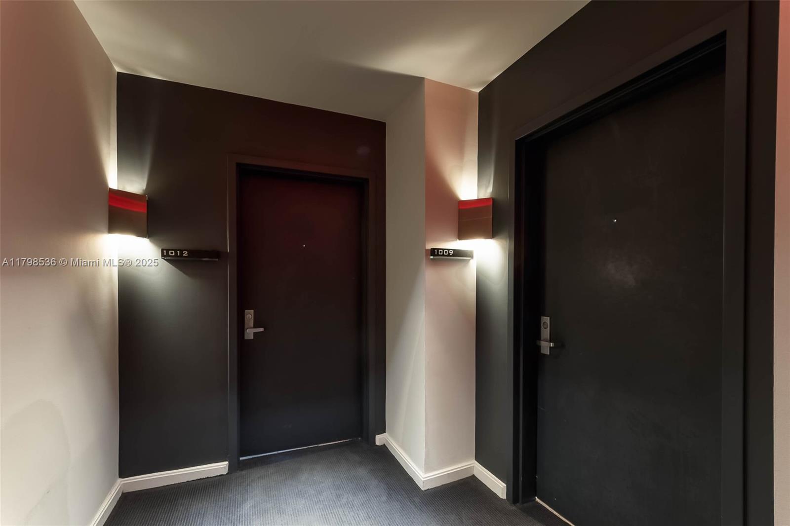 335 South Biscayne Boulevard, Unit 1012 Miami, FL 33131 - Photo 14 of 14 a view of elevator