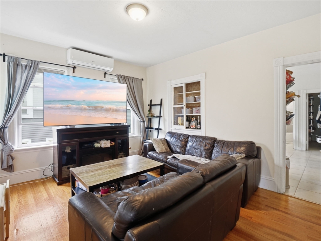 89 Gage Street Worcester, MA 01605 - Photo 13 of 41